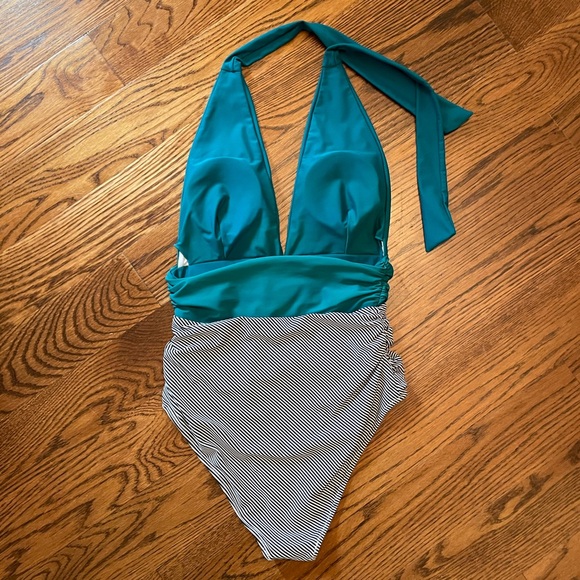 CUPSHE Women’s Striped Halter One Piece Swimsuit, Green, Size Medium - Picture 3 of 5
